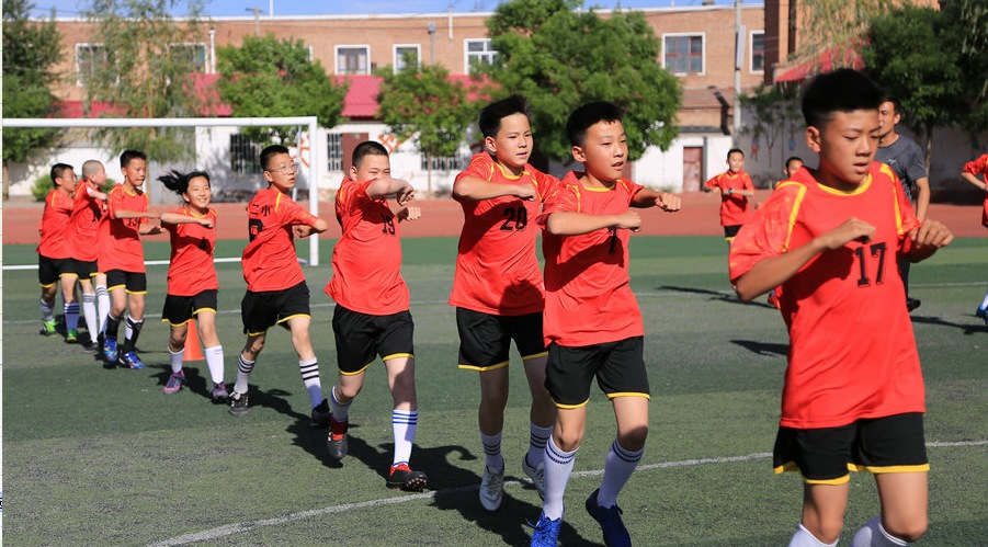 內(nèi)蒙古：校園足球訓練忙