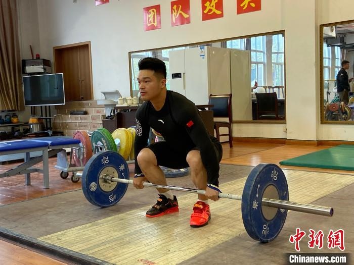 石智勇訓(xùn)練場景?！×植?攝
