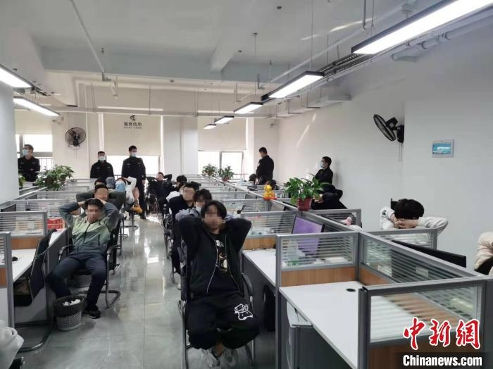 抓捕現(xiàn)場?！￠L沙市公安局供圖