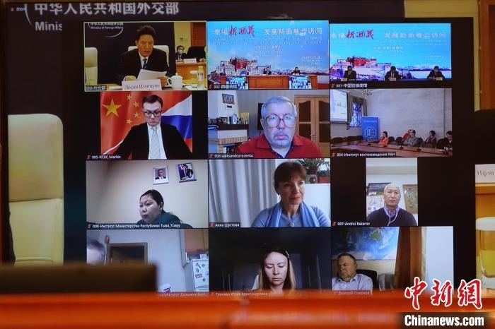 “幸福新西藏、發(fā)展新畫卷”云訪問活動在拉薩、北京、莫斯科等地同時舉行?！∪轿木?攝