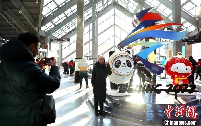 圖為滑雪場現(xiàn)場?！≡S婷 攝