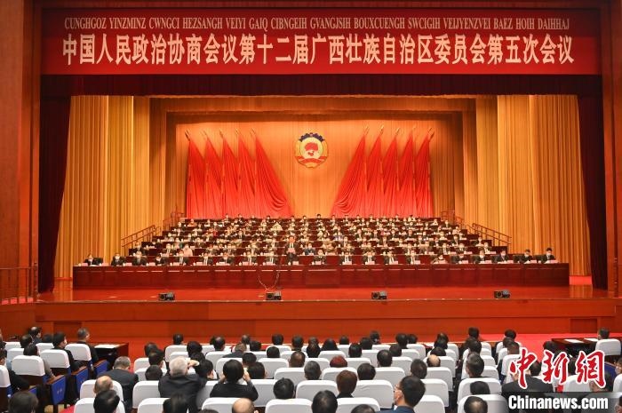 圖為大會閉幕?！∮峋?攝