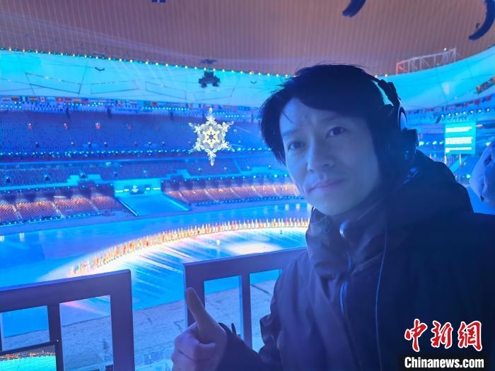 張文海在“鳥巢”內(nèi)?！埼暮?供圖