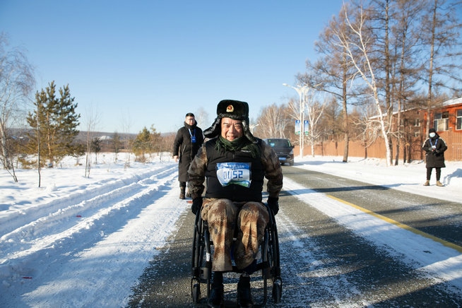 中共黨員、一等功榮立者王曙光不畏嚴寒，挑戰(zhàn)自我（王鵬）.jpg
