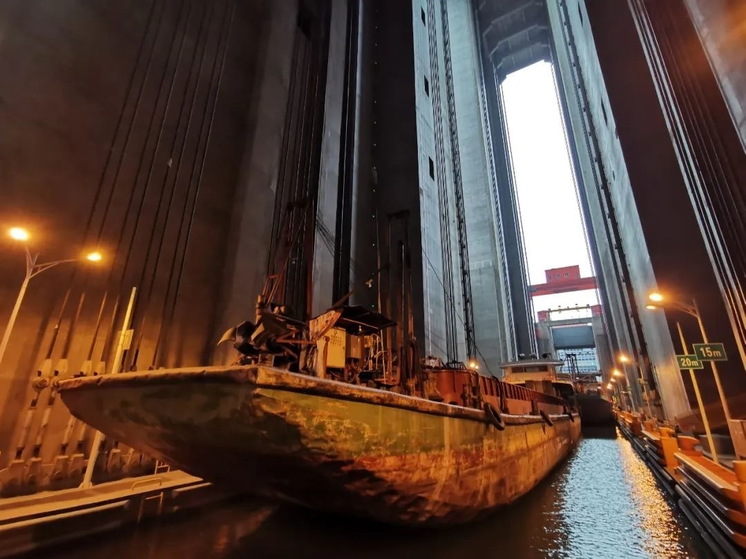 向家壩升船機船廂。鄭慶攝