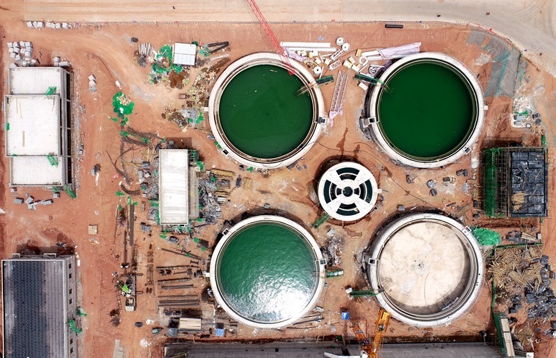 污水處理廠及水資源再生利用項目沉淀池。受訪者供圖