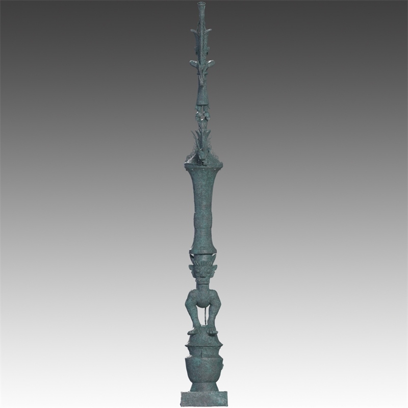 銅罍座倒立鳥足頂尊神像。四川省文物考古研究院供圖