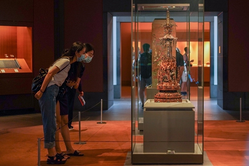 2020年7月24日，觀眾在蘇州博物館內(nèi)參觀。