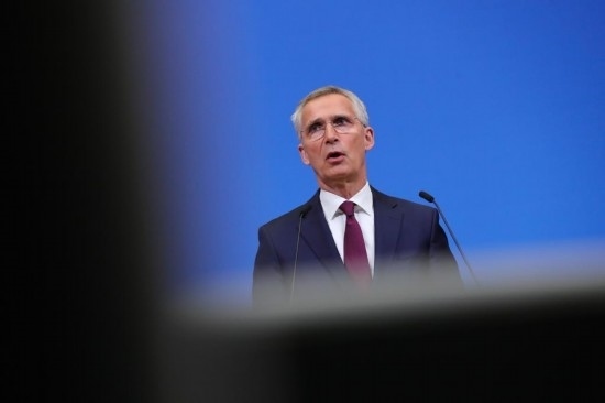 7月6日，在比利時(shí)布魯塞爾的北約總部，北約秘書長斯托爾滕貝格在會議后召開新聞發(fā)布會。新華社記者鄭煥松攝