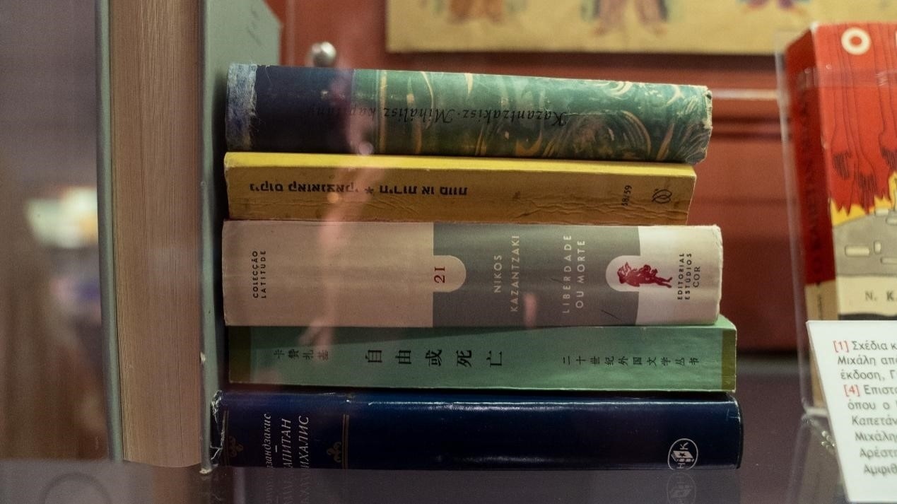 《自由或死亡》是卡贊扎基斯第一部被翻譯成中文的作品，希臘名為《米卡尼船長》，“米卡尼”正是他父親的名字。人民網(wǎng)記者 葛泰佚攝