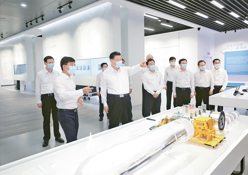 2023年7月5日至7日，中共中央總書記、國家主席、中央軍委主席習(xí)近平在江蘇考察。這是5日下午，習(xí)近平在蘇州工業(yè)園區(qū)考察。 新華社記者 鞠鵬/攝