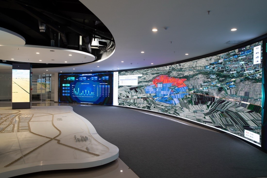 黑龍江省慶安縣數(shù)字農(nóng)業(yè)指揮中心平臺(tái)上展示的黑土地情況（4月26日攝）。新華社記者 張濤 攝