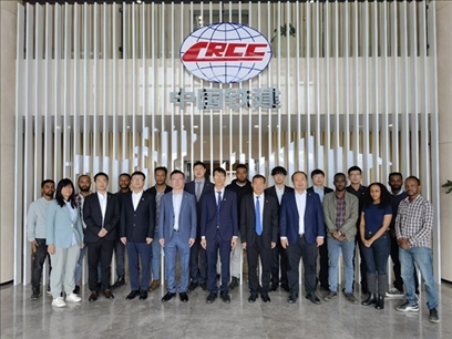 中國土木福州設(shè)計院埃塞分院團(tuán)隊合影。受訪對象供圖