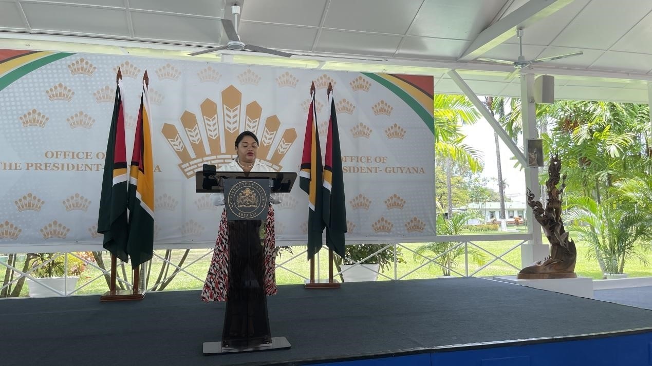 圭亞那第一夫人阿爾雅·阿里發(fā)表致辭。第18期援圭亞那醫(yī)療隊(duì)供圖