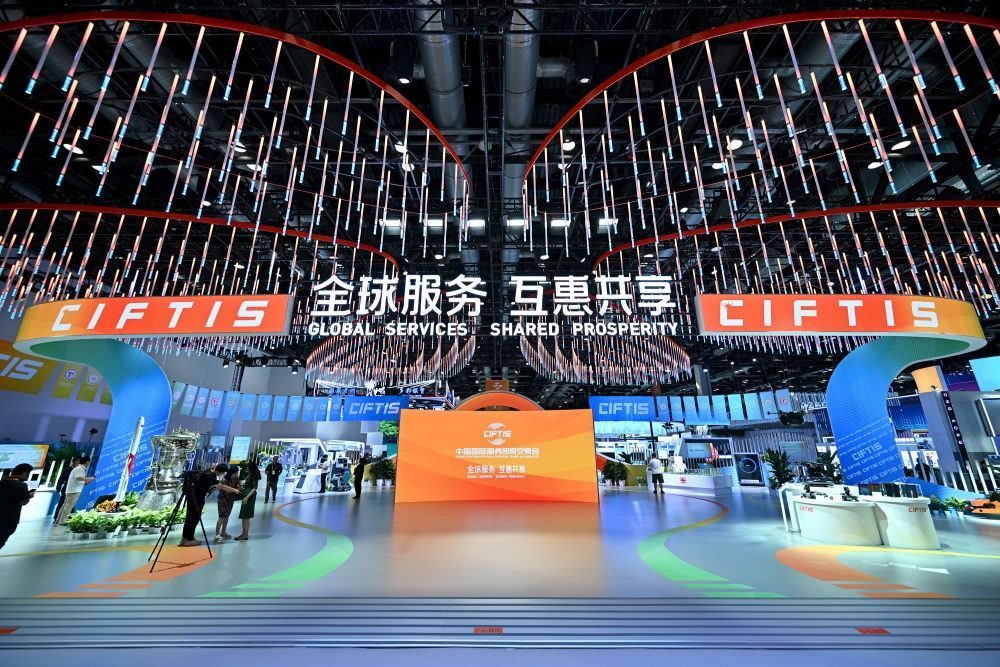 這是9月1日拍攝的國(guó)家會(huì)議中心內(nèi)景。新華社記者 李鑫 攝