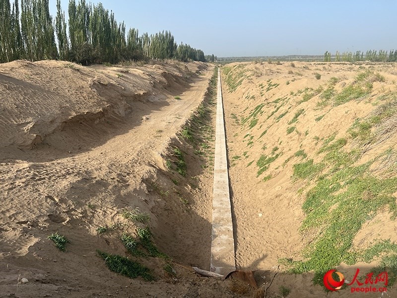 斗渠改造后，大大提高了輸水效率。人民網(wǎng)記者 常雪梅攝