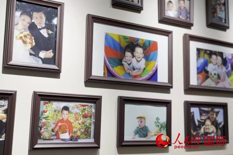 照片墻記錄每個幸福的瞬間。 人民網 皇甫萬里攝