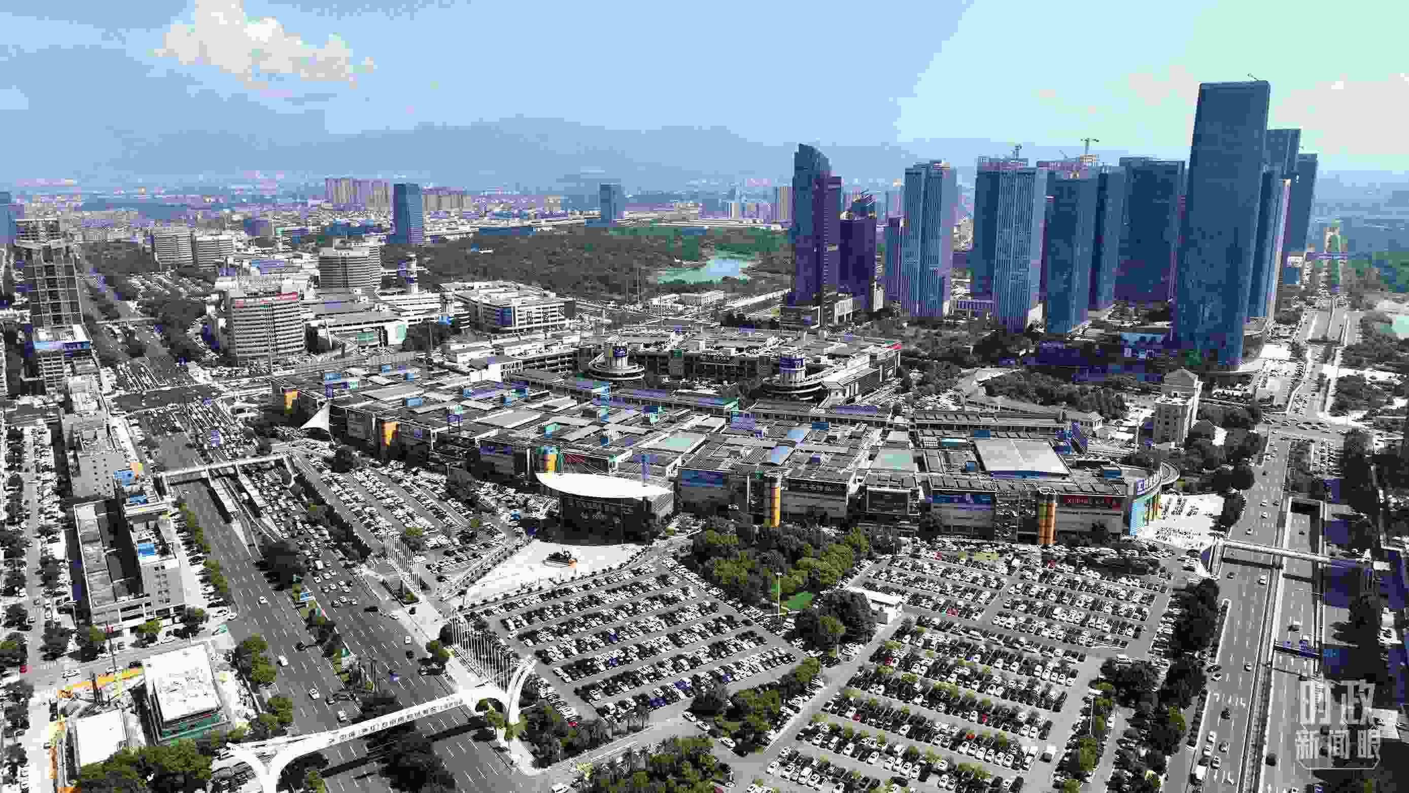 △義烏國際商貿(mào)城航拍。（總臺央視記者羅瀟拍攝）