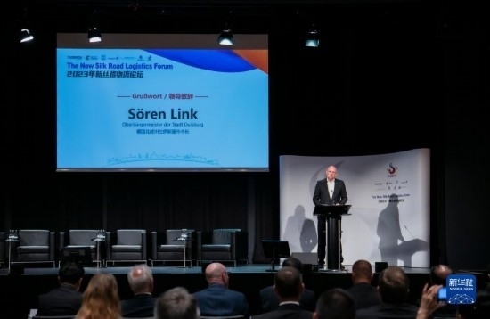 9月21日，在德國杜伊斯堡，杜伊斯堡市市長澤倫·林克出席2023新絲路物流論壇并致辭。新華社記者 張帆 攝