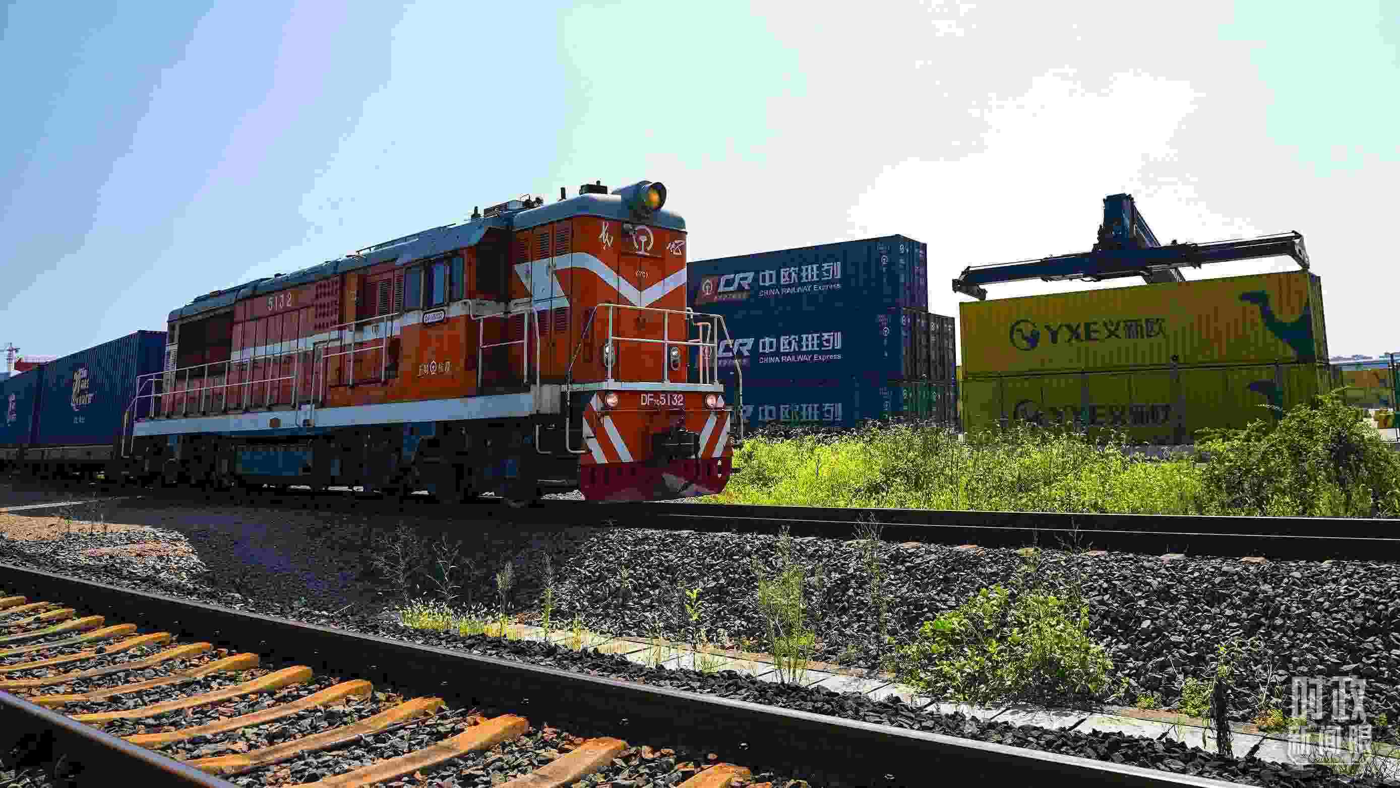 △“義新歐”中歐班列。（總臺(tái)國廣記者李晉拍攝）