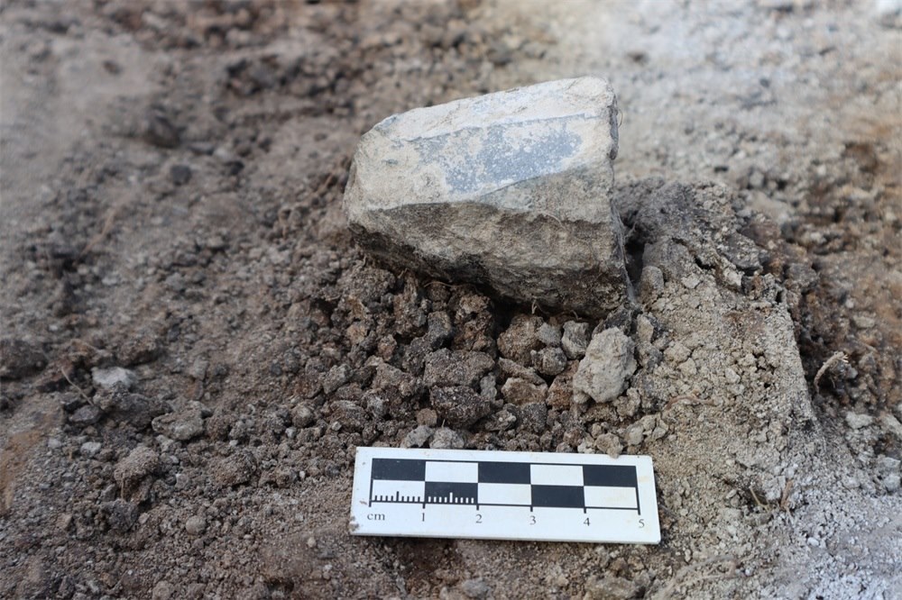 石葉石核出土場(chǎng)景。國家文物局供圖