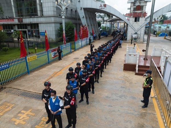 移交現(xiàn)場(chǎng)。公安部供圖