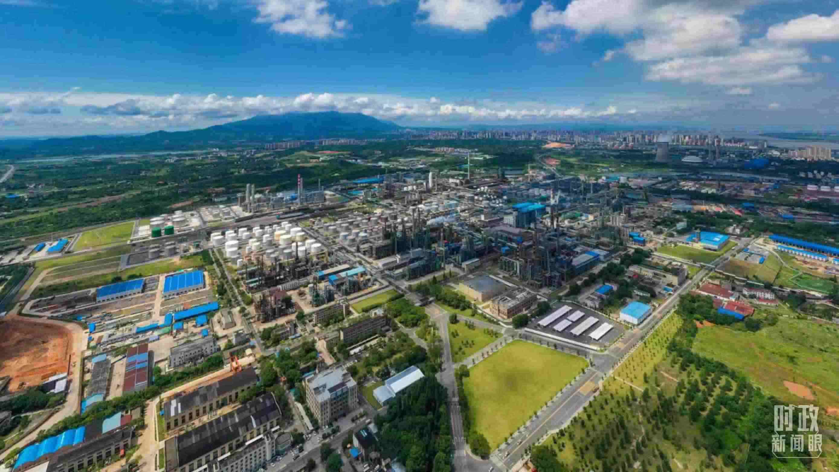 △中國(guó)石化九江分公司。（總臺(tái)記者劉陽(yáng)拍攝）