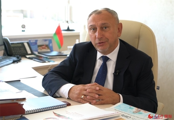 中白工業(yè)園管委會主任亞歷山大·亞羅申科接受人民網(wǎng)記者采訪。人民網(wǎng) 皇甫萬里攝