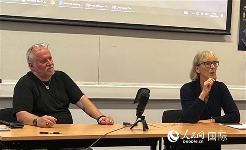 翻譯家韓斌、普華杰與師生交流 攝影 實(shí)習(xí)生王雪珊