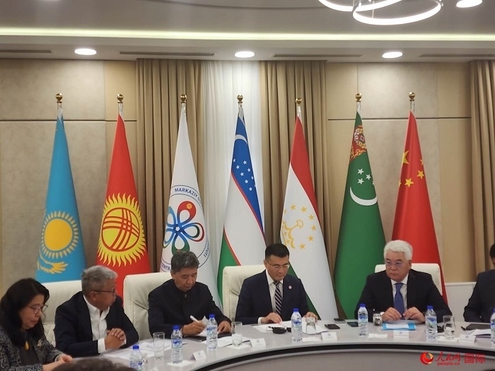 中國駐烏茲別克斯坦大使于駿致辭。人民網(wǎng)記者 李強(qiáng)攝