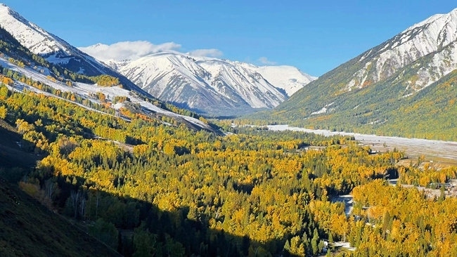 “新東方快車(chē)”沿途風(fēng)景。