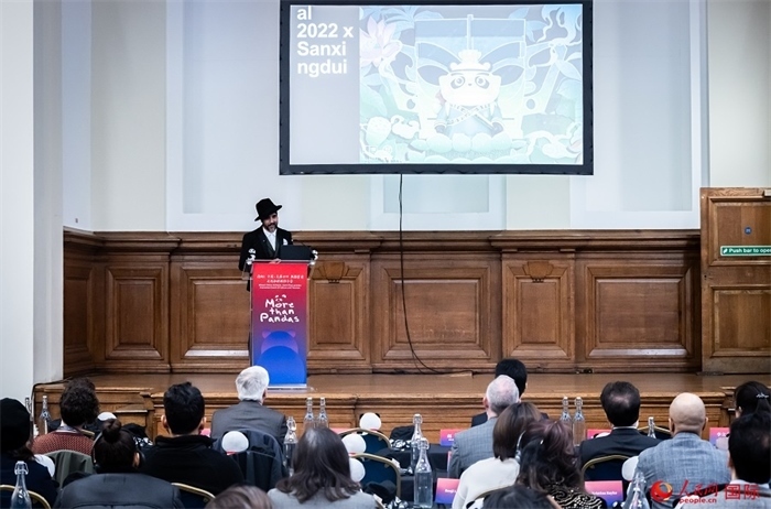 城市建筑與文化創(chuàng)意設(shè)計(jì)師卡姆·帕尼薩講述他和四川的故事。人民網(wǎng) 郭錦標(biāo)攝