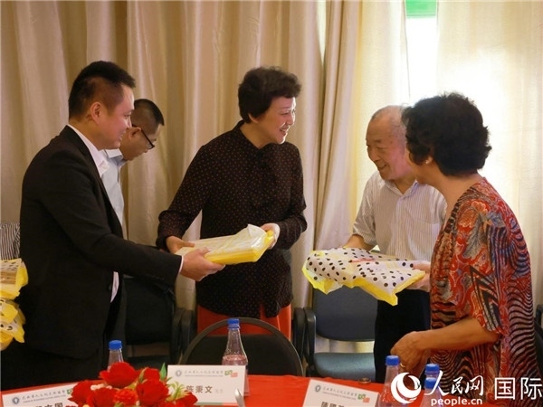 當(dāng)?shù)貢r間10月23日，國務(wù)院僑務(wù)辦公室主任陳旭在巴西華人文化交流協(xié)會會館出席里約僑界舉辦的重陽節(jié)敬老聯(lián)歡活動。人民網(wǎng)記者 陳海琪攝