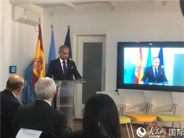 聯(lián)合國(guó)駐華協(xié)調(diào)員常啟德在研討會(huì)上致辭。 人民網(wǎng)記者 趙健攝