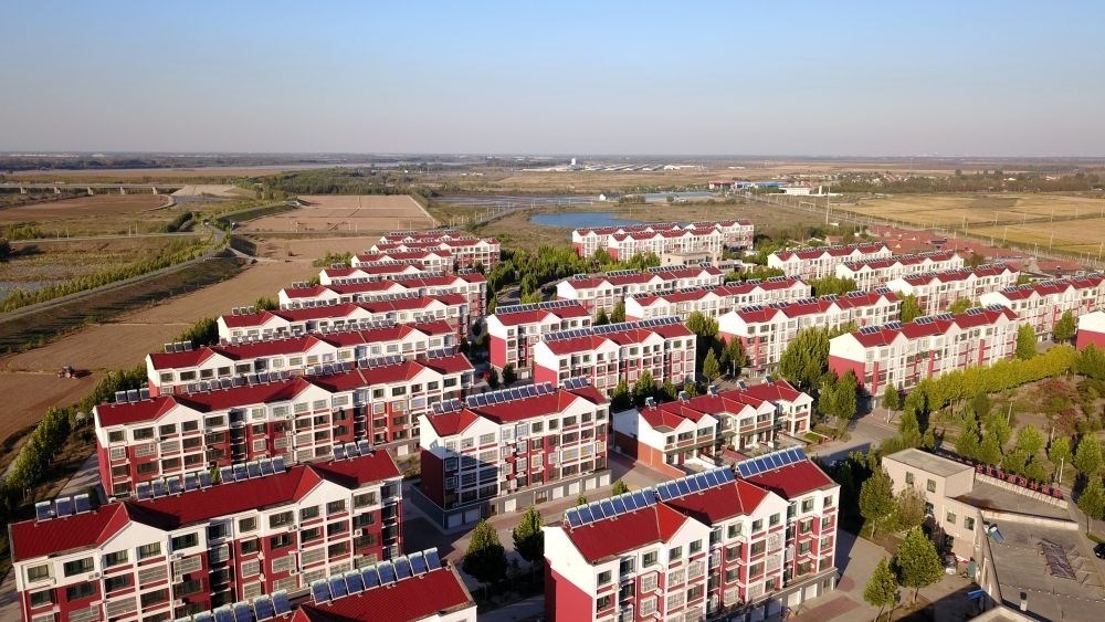 山東省東營市墾利區(qū)楊廟社區(qū)（2021年10月17日攝，無人機照片）。新華社記者 郭緒雷 攝