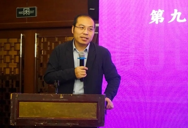 清華大學(xué)社會(huì)科學(xué)學(xué)院副院長(zhǎng)、政治學(xué)系長(zhǎng)聘教授孟天廣在研討會(huì)上總結(jié)發(fā)言。主辦方供圖