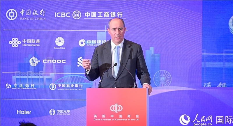 英國商業(yè)貿(mào)易部國務大臣（投資大臣）多米尼克·約翰遜與會。人民網(wǎng) 郭錦標攝