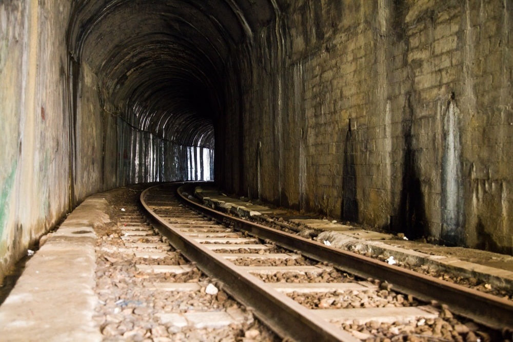 這是2013年3月22日拍攝的河口境內(nèi)的米軌鐵路。