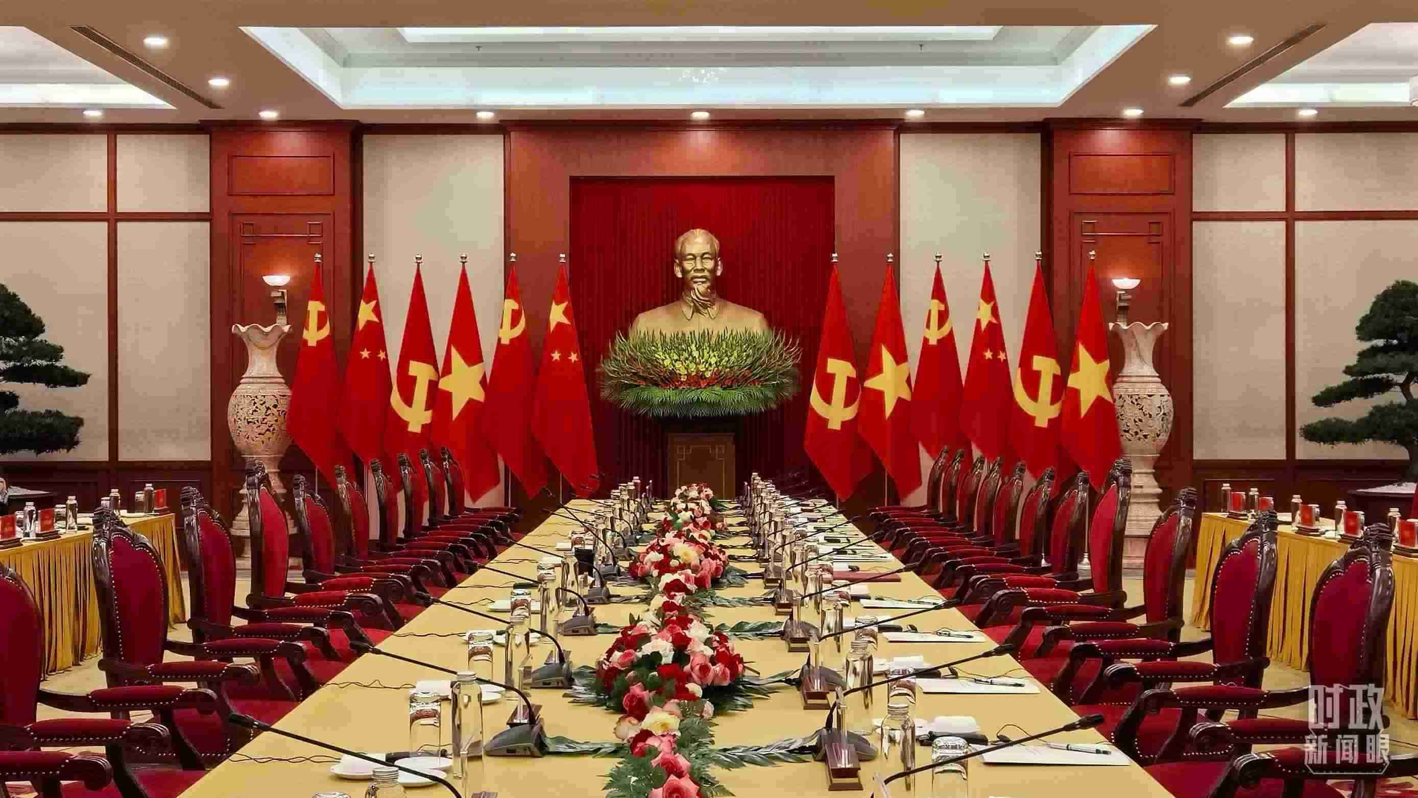 △當(dāng)?shù)貢r(shí)間12月12日下午，習(xí)近平在這里與阮富仲舉行會(huì)談，這是會(huì)談開始前的場(chǎng)景。（總臺(tái)央視記者邢彬拍攝）