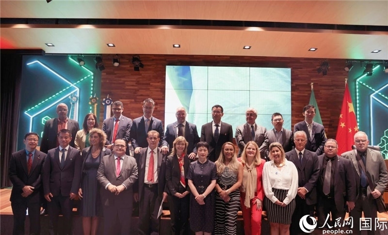 與會(huì)嘉賓合影留念。人民網(wǎng)記者 時(shí)元皓攝