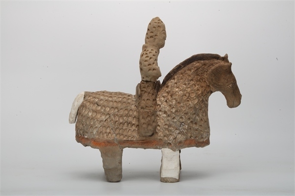陶鎧甲騎馬俑。國(guó)家文物局供圖