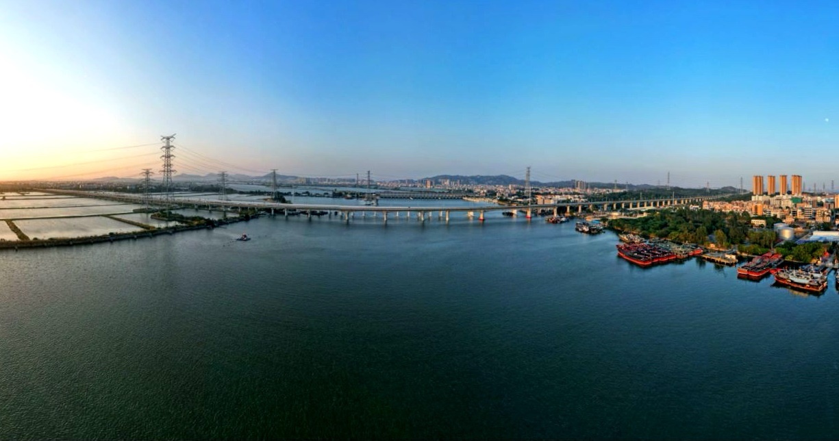 汕汕鐵路練特江大橋。國鐵集團(tuán)供圖