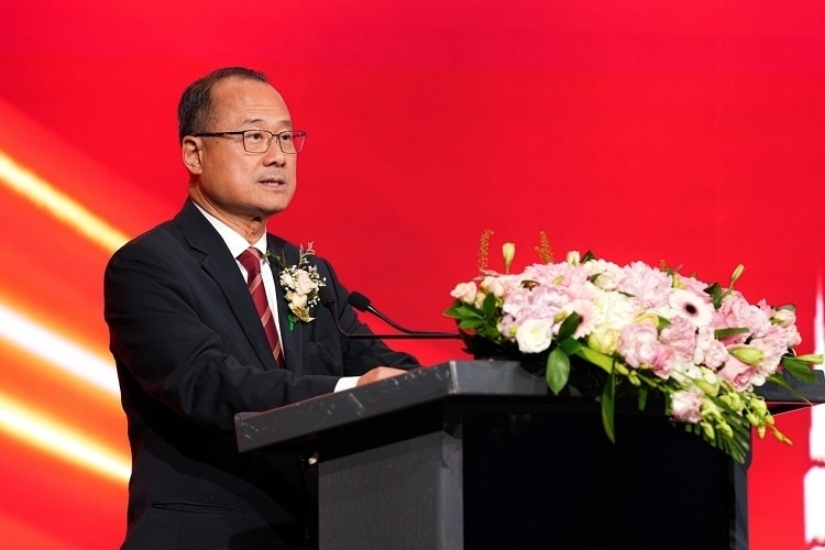 第十四屆全國(guó)政協(xié)常委、香港中華總商會(huì)會(huì)長(zhǎng)蔡冠深致辭。阿聯(lián)酋中華工商總會(huì)供圖