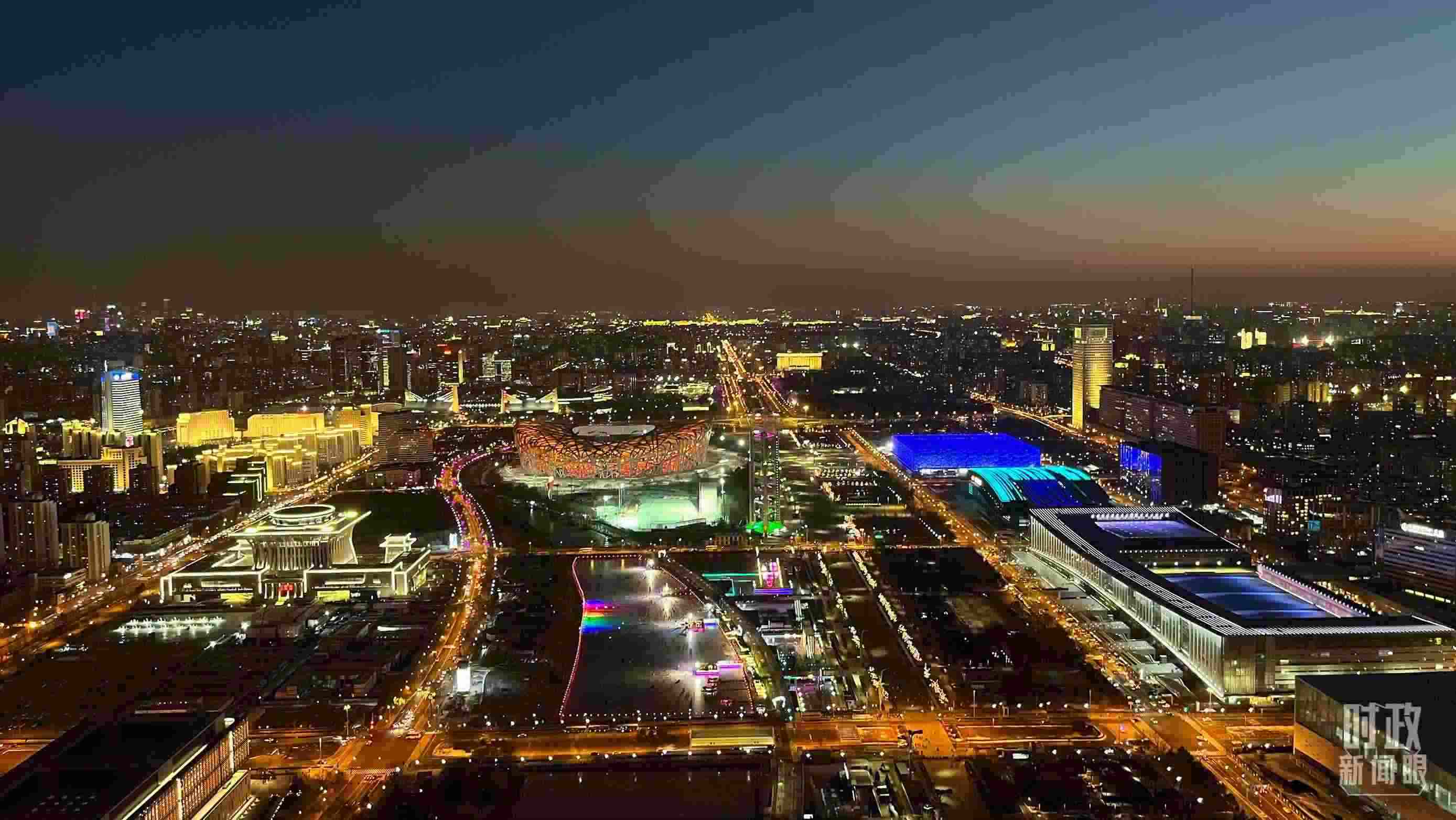 △2023年12月31日，從北京奧林匹克塔俯拍北京城區(qū)。（總臺(tái)央視記者金雨秋拍攝）