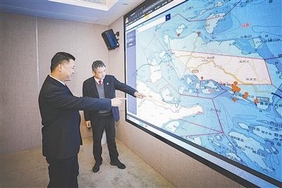 圖③：法官為涉案船舶尋找安全的錨泊地點(diǎn)。