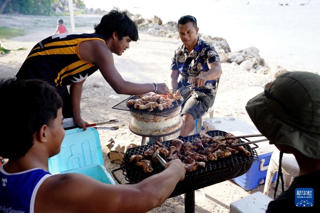 1月20日，當(dāng)?shù)厝嗽阼敽＿厽?。新華社記者 王申 攝