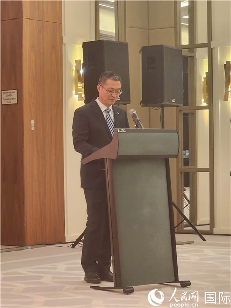 中國駐哈大使館公使銜參贊蘇予致辭。人民網(wǎng)記者 李強攝