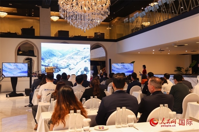 2日，“你好！中國”——2024中國北方冰雪旅游海外推廣季阿聯(lián)酋專場活動在阿聯(lián)酋迪拜舉行。人民網(wǎng)記者任皓宇攝