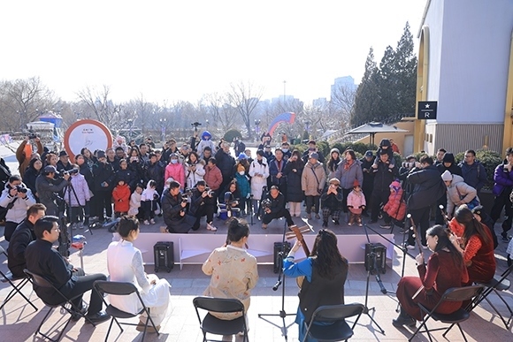 中國音樂學(xué)院“國樂快閃”演出。學(xué)校供圖