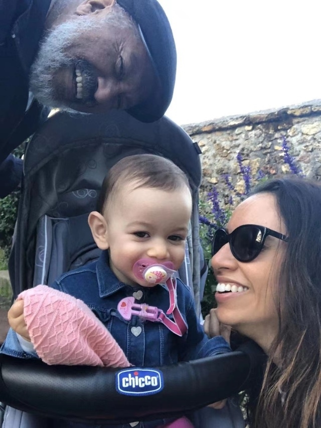 丹尼爾和家人在北京。圖片由受訪者提供